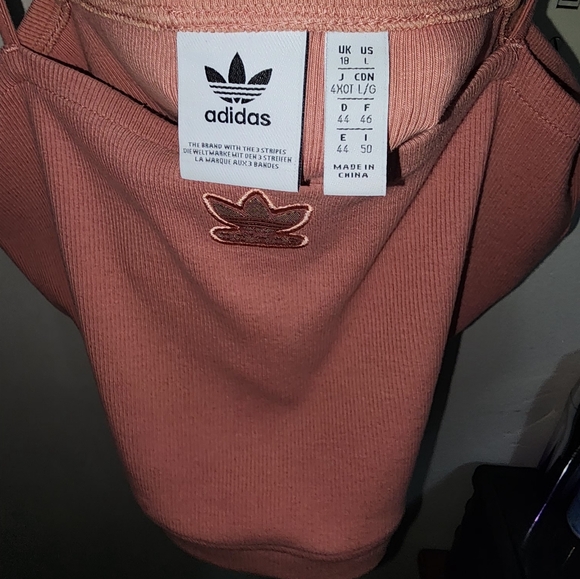 Adidas | crop top nwot. - Picture 2 of 2